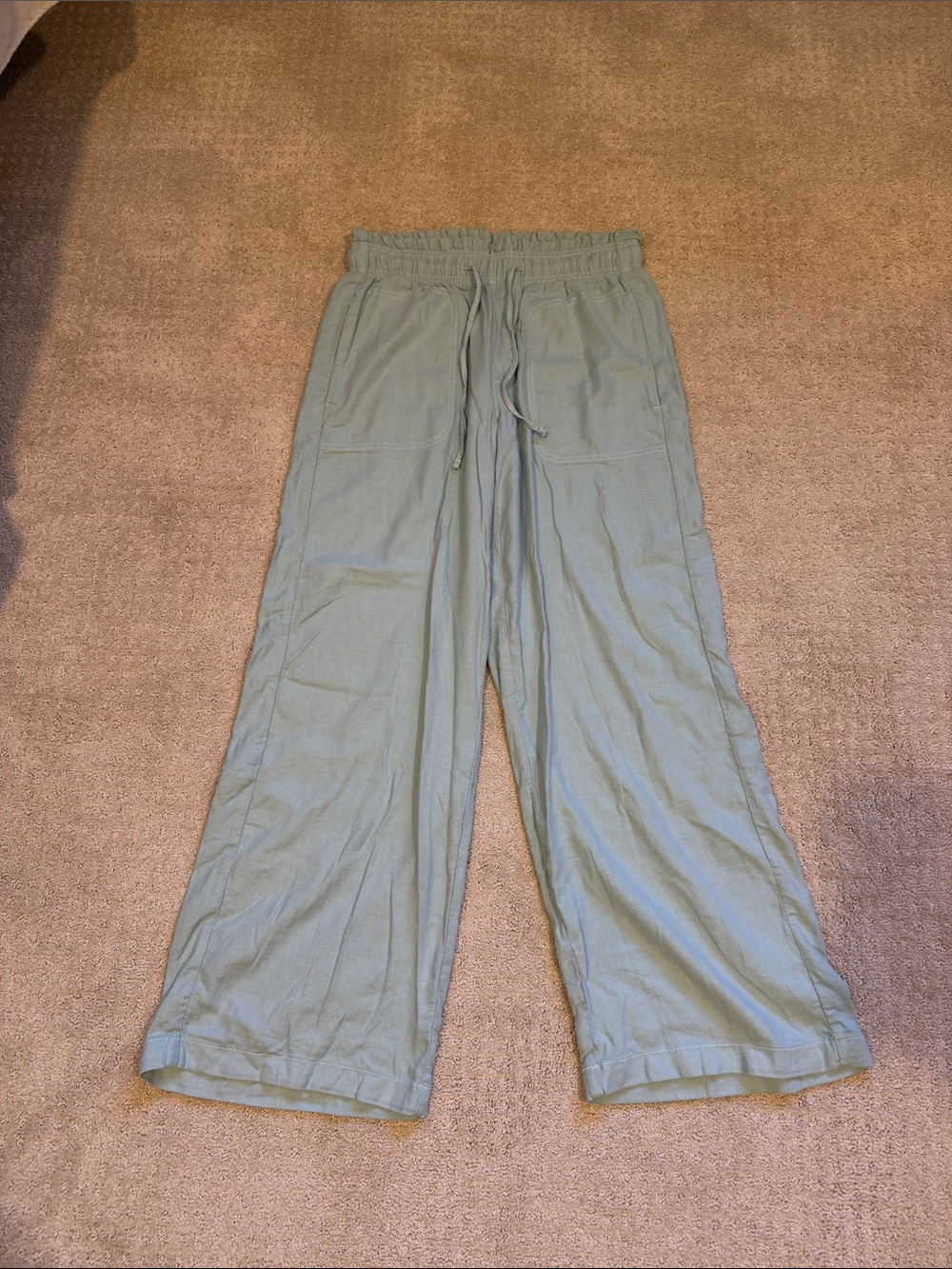 American Eagle Outfitters Wide-Leg Drawstring Pants in Sage